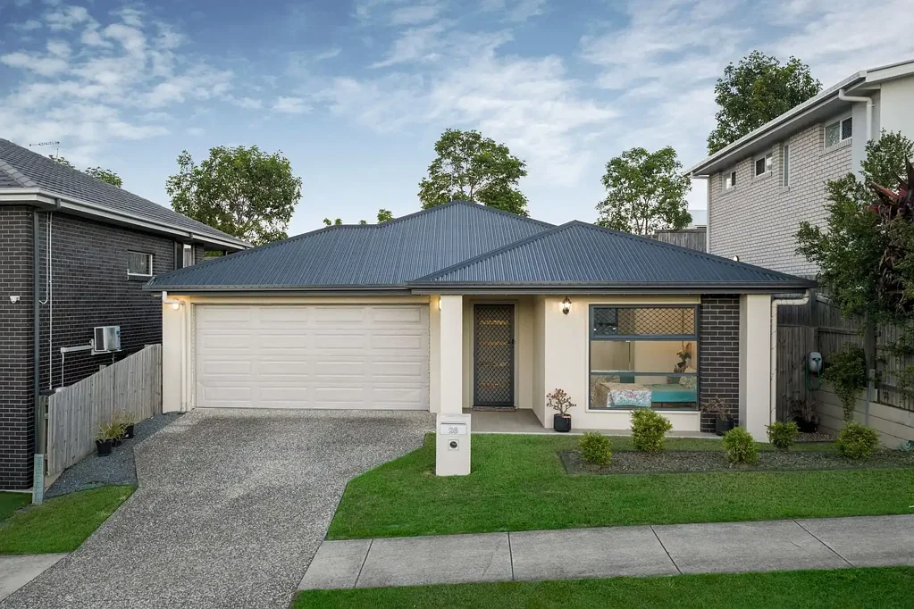 26 Solar Circuit, Spring Mountain, QLD 4300