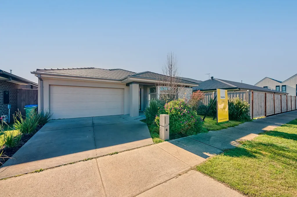 FAMILY HOME IN BLOOM