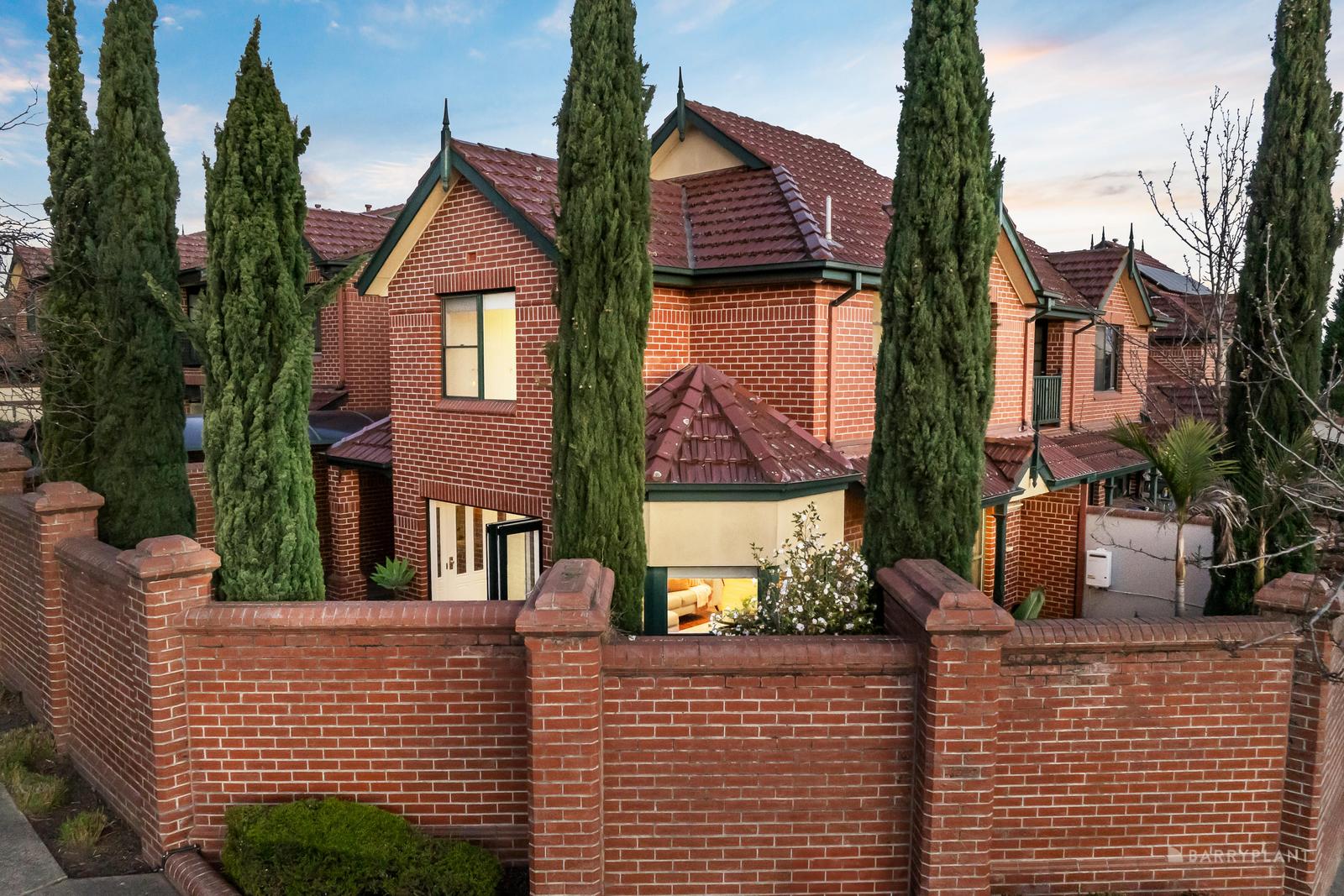 242 BLACKBURN RD, DONCASTER EAST VIC 3109, 0 ห้องนอน, 0 ห้องน้ำ, Townhouse