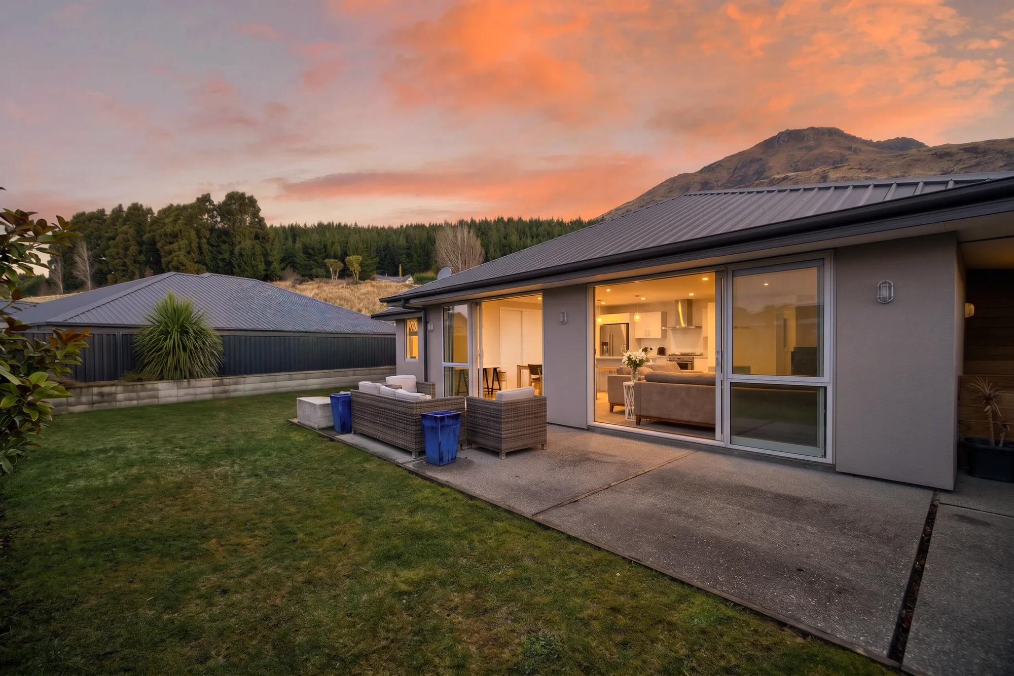 Lower Shotover 4Kwarto Home & Sleep Out Opportunity in Shotover Country