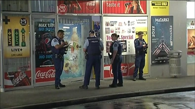 一夜两家商铺被砸，奥克兰犯罪活动继续泛滥，警察呼吁公众帮忙