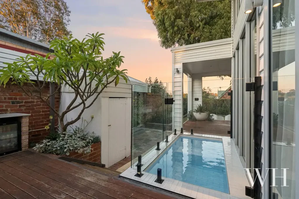 East Fremantle 3Phòng ngủ Renovated Character Living in Premier Plympton Location