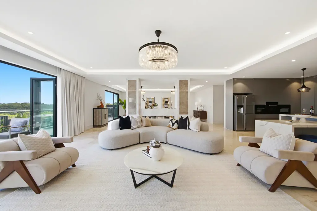 Frenchs Forest 5房 全砖住宅宽敞 朝北公园临街 视野城市天际 现代厨房Miele 四卧套房独立卫浴 社区宁静专属 A Rare Invitation To Excellence, Backdropped By Breathtaking City Views