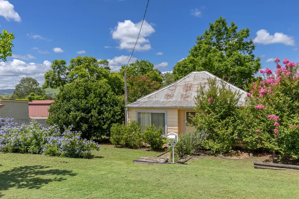 37 Lord Street, Dungog, NSW 2420
