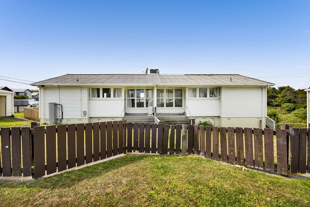 Marfell 6Zimmer Under contract Purpose-built flats with potential