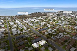 68 Beach Road, Torquay