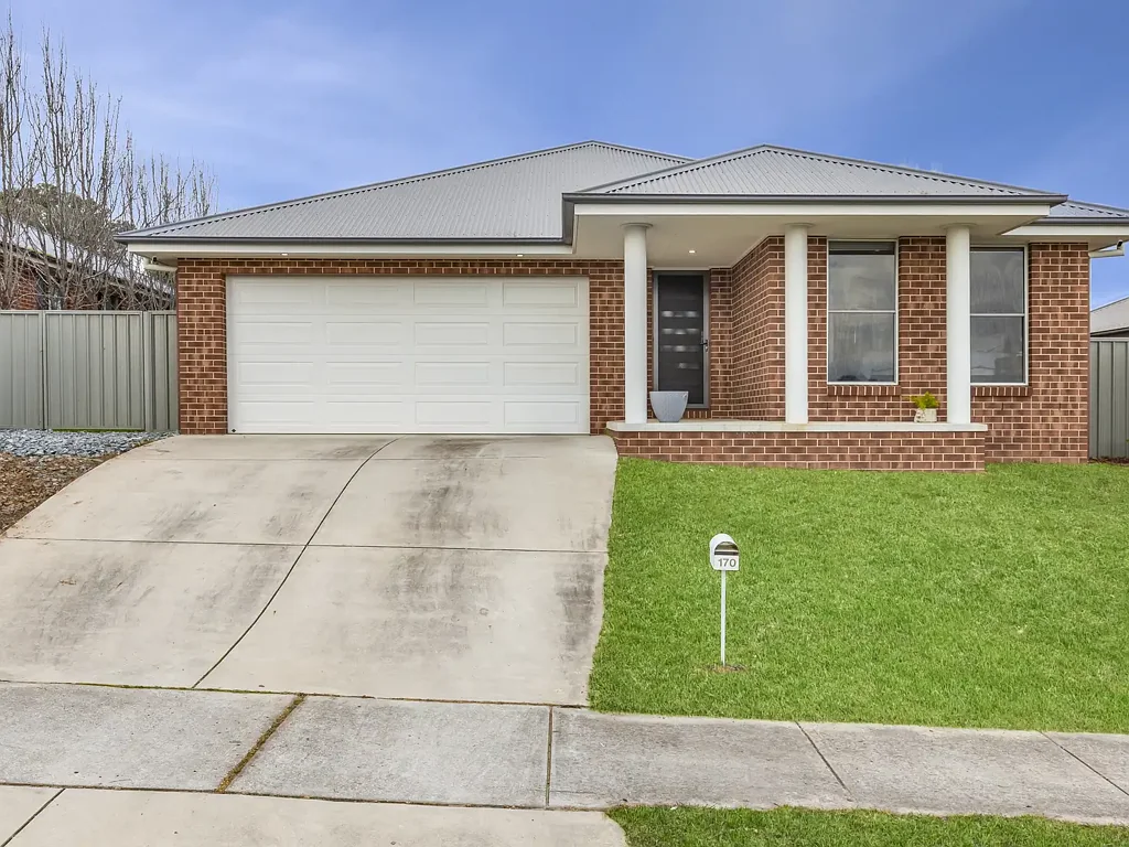 Thurgoona 4房  Imagine a home built for family memories. 
Can you picture it?