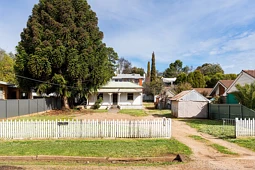 18 Greenhill Avenue, Castlemaine