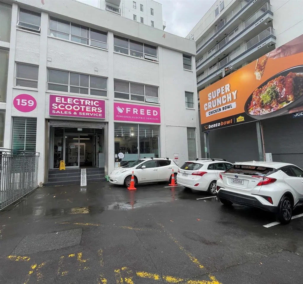 Auckland Central High Profile CBD Fringe Showroom with Carparking
