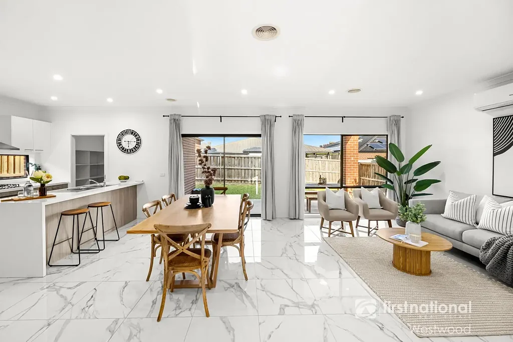Wyndham Vale 4Kwarto PRICE REDUCED/Spacious Double-Storey/Supreme Upgrades/Balcony/Solar Panels/6 Split Units