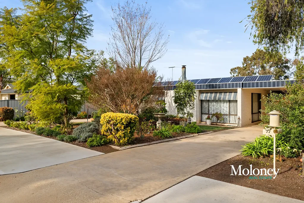 Corowa 3 Bedroom Private brick residence with garden appeal