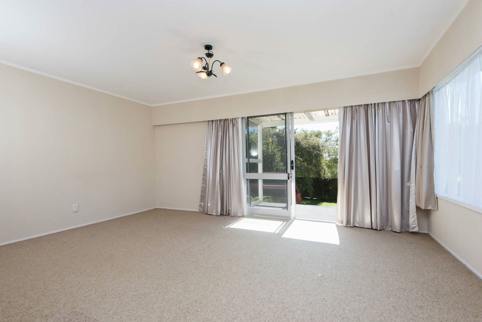 2/1 Dalwhinnie Parade, Highland Park, Auckland - Manukau, 2 રૂમ, 1 બાથરૂમ