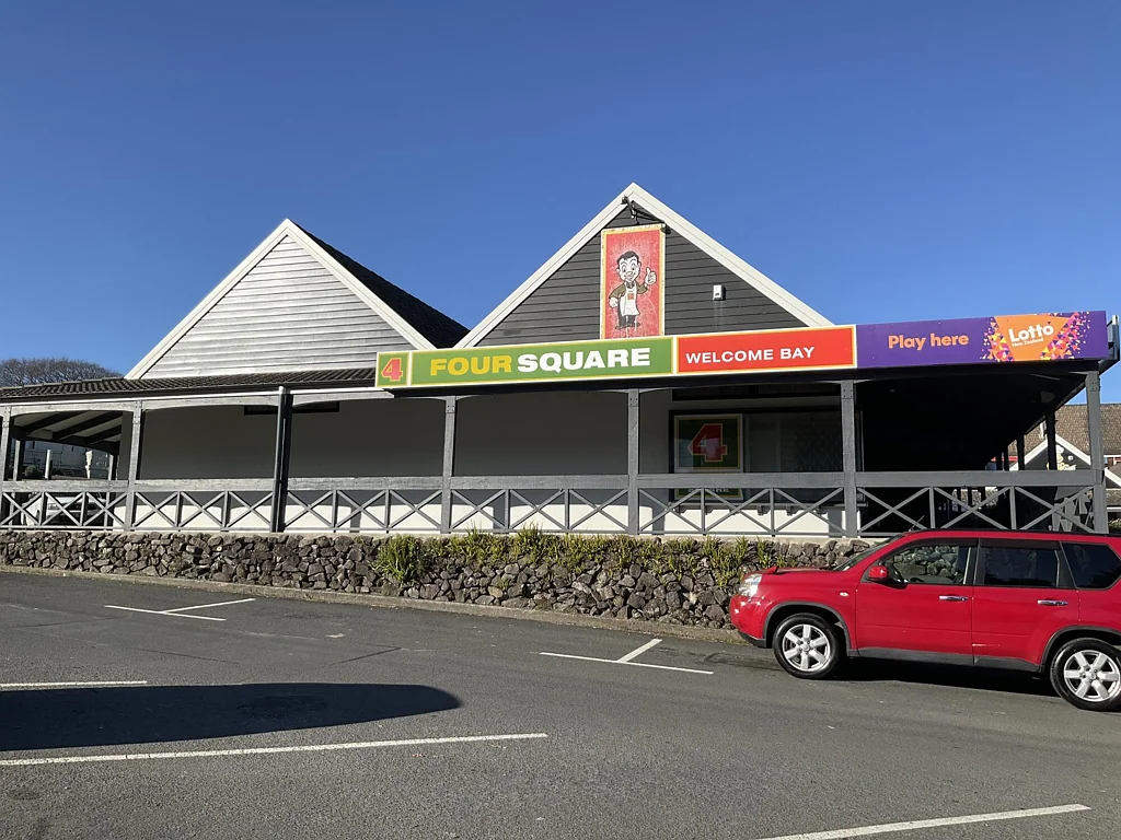 Welcome Bay Supermarket-anchored investment