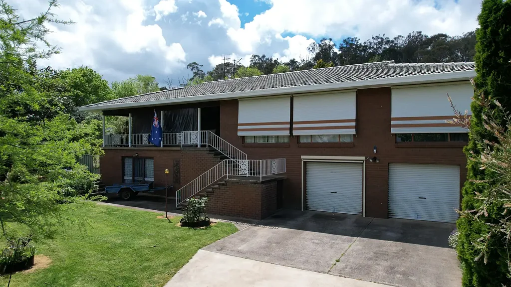 Tumbarumba 4房  74 King Street, Tumbarumba, Spacious Family Home on 2023m² Allotment