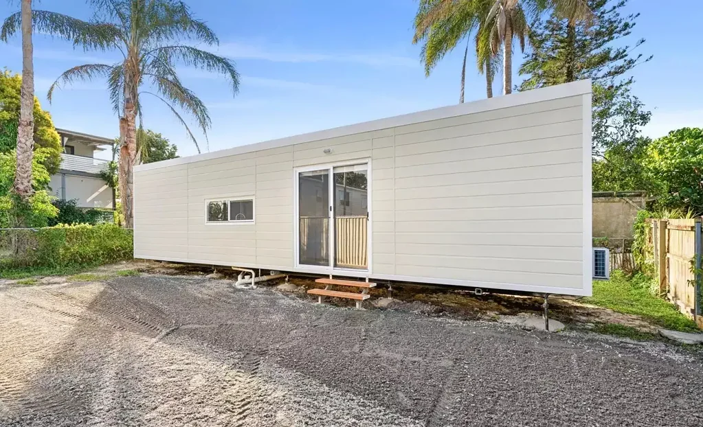 Coastal Living Reimagined 2-Bedroom Granny Flat 150m to the Waterfront