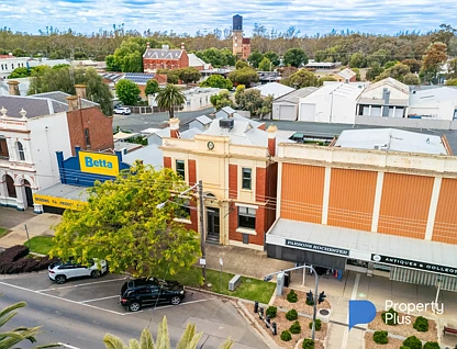 43 Moore Street, Rochester, VIC 3561, 4 ਕਮਰੇ, 2 ਬਾਥਰੂਮ, House