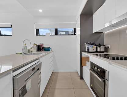 502/37-39 Regent Street, Woolloongabba, QLD 4102, 2 Bedrooms, 2 Bathrooms, Apartment