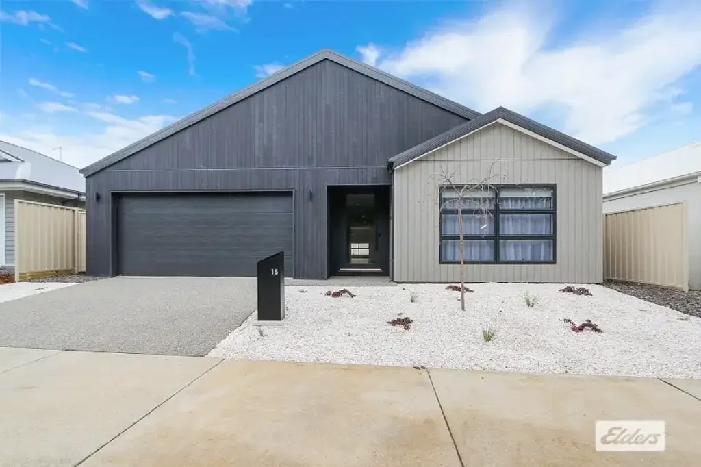 Modern 4-Bedroom Family Home - all the comforts and plenty of shine