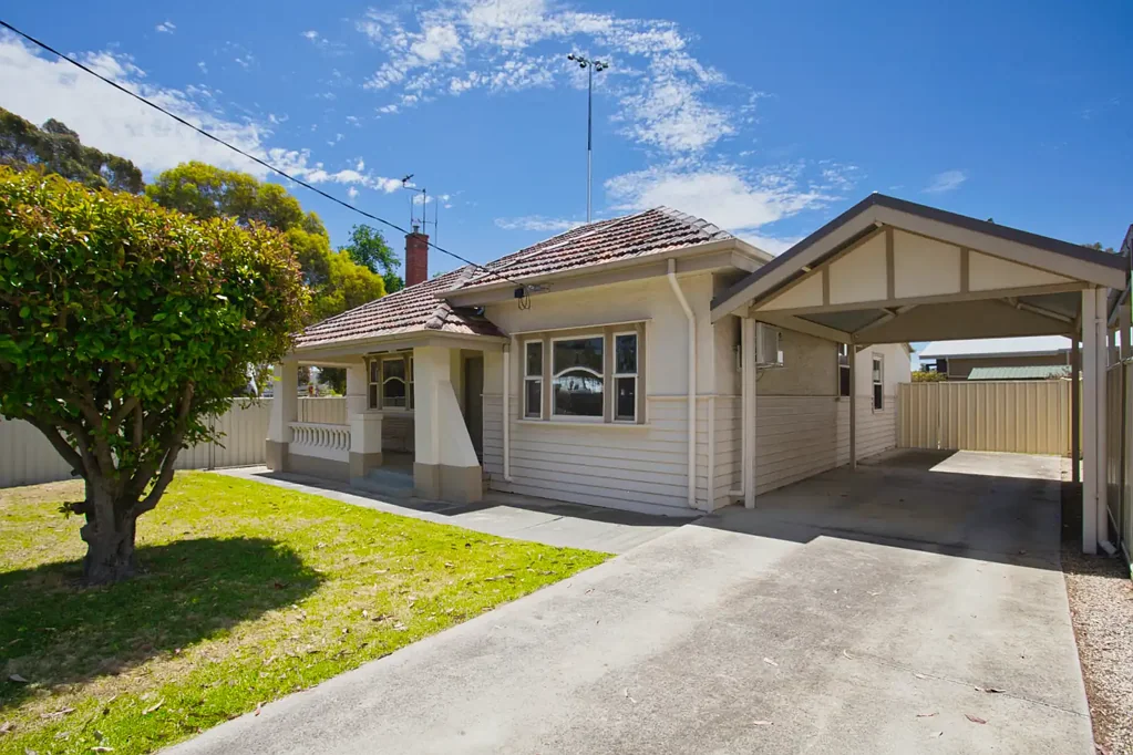 FULLY FURNISHED - Charming Period Home in a Sought-After Bendigo Pocket