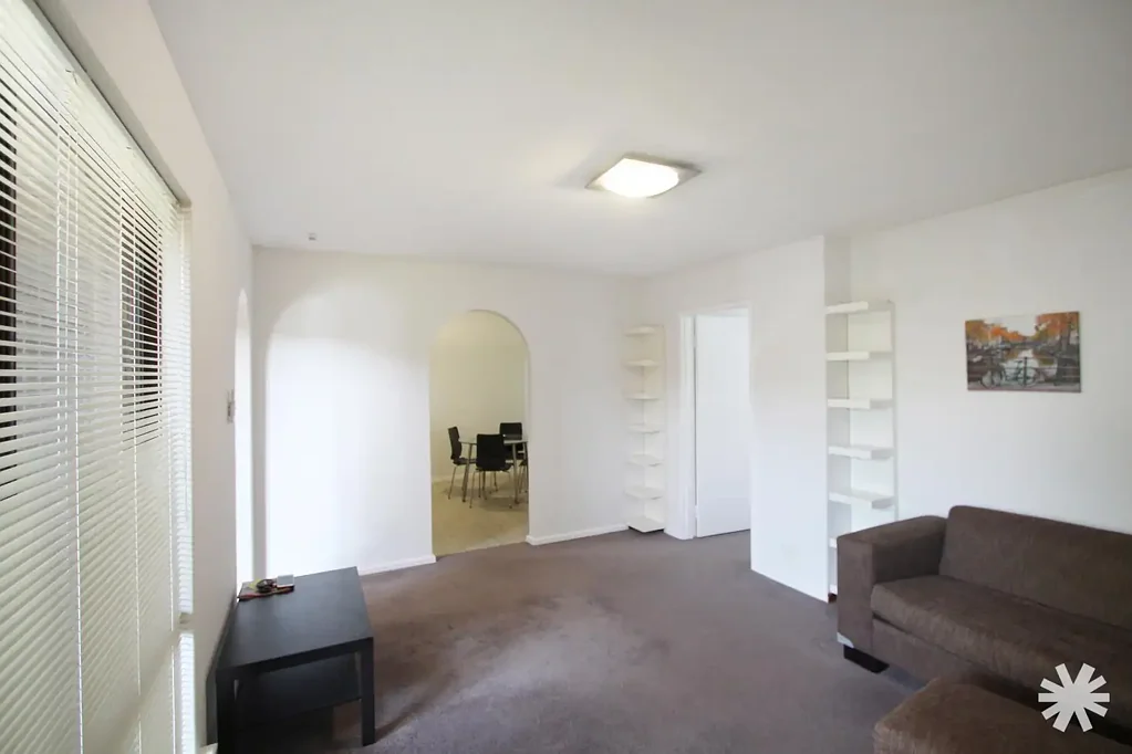 Kensington 2房  RENOVATED, SPACIOUS & PERFECTLY POSITIONED