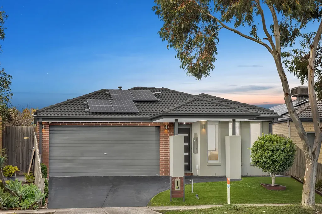 Truganina 3Moenga Spacious Living Starts Here - Large Block family Home with Park Views!