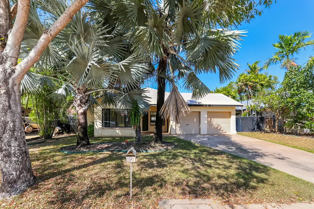 SPACIOUS HOME IN GUNN!