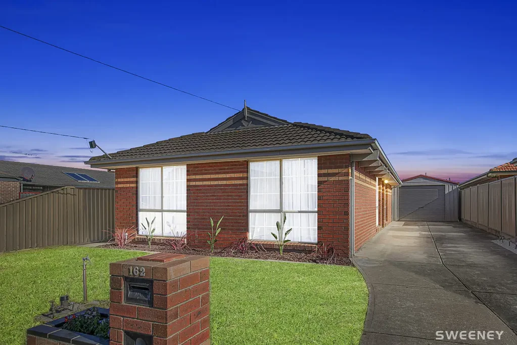 Altona Meadows 3Phòng ngủ Affordable Family Living With Location To Match!