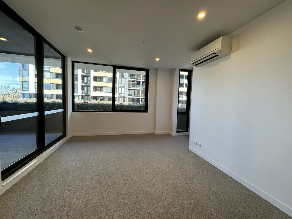 Nearly new One-Bedroom luxury Apartment