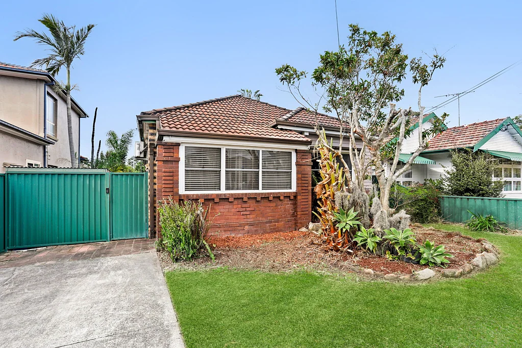 8 Girraween Street, Kingsgrove, NSW 2208