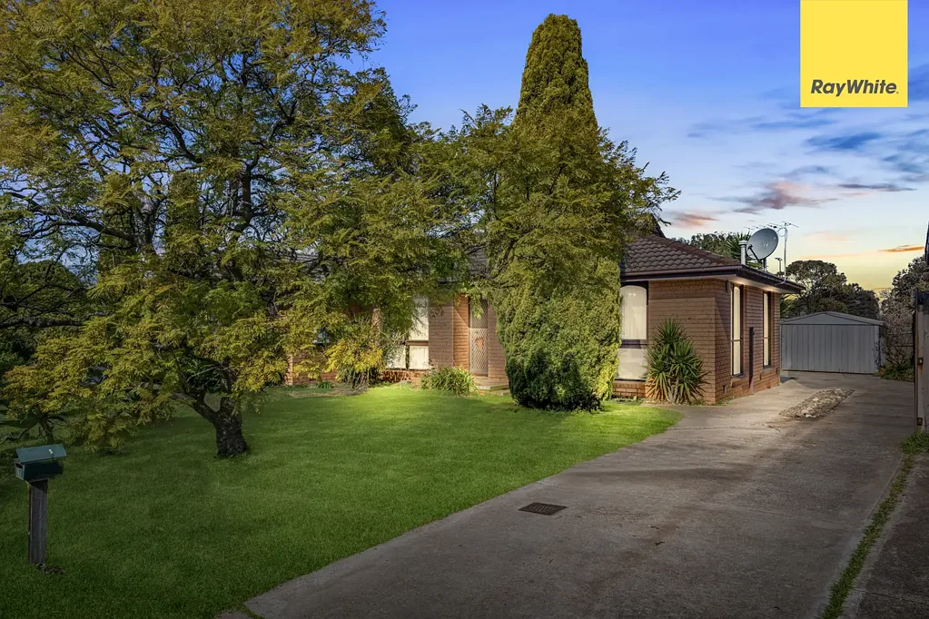 Melton West 3房 约705平方米的巨大地块，带有侧面通道 MASSIVE 705M² (Approx.) ALLOTMENT WITH SIDE ACCESS
