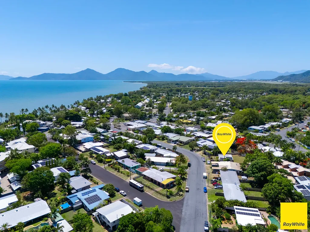17 Bamboo Street, Holloways Beach, QLD 4878