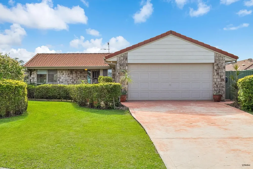 Banora Point 3 Bedroom Low Set Family Home, on Flat 702m2 Block Room for Toys
