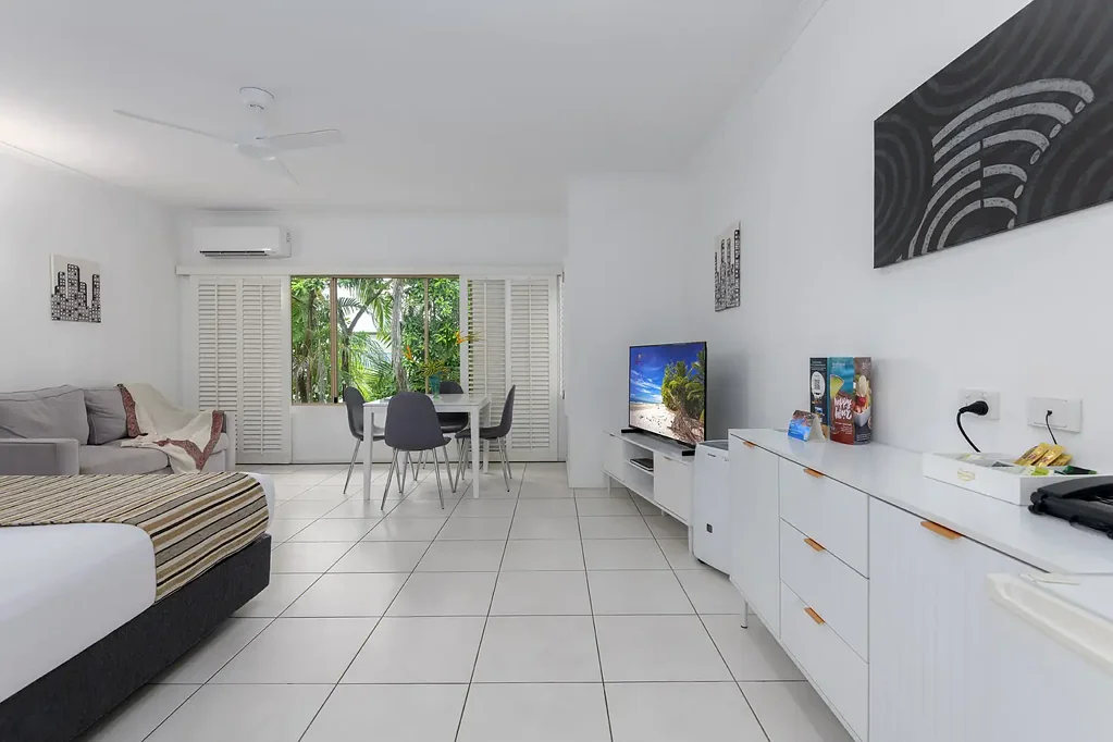 Port Douglas 1 Slaapkamer IMMACULATELY PRESENTED TOP FLOOR APARTMENT IN RAMADA RESORT