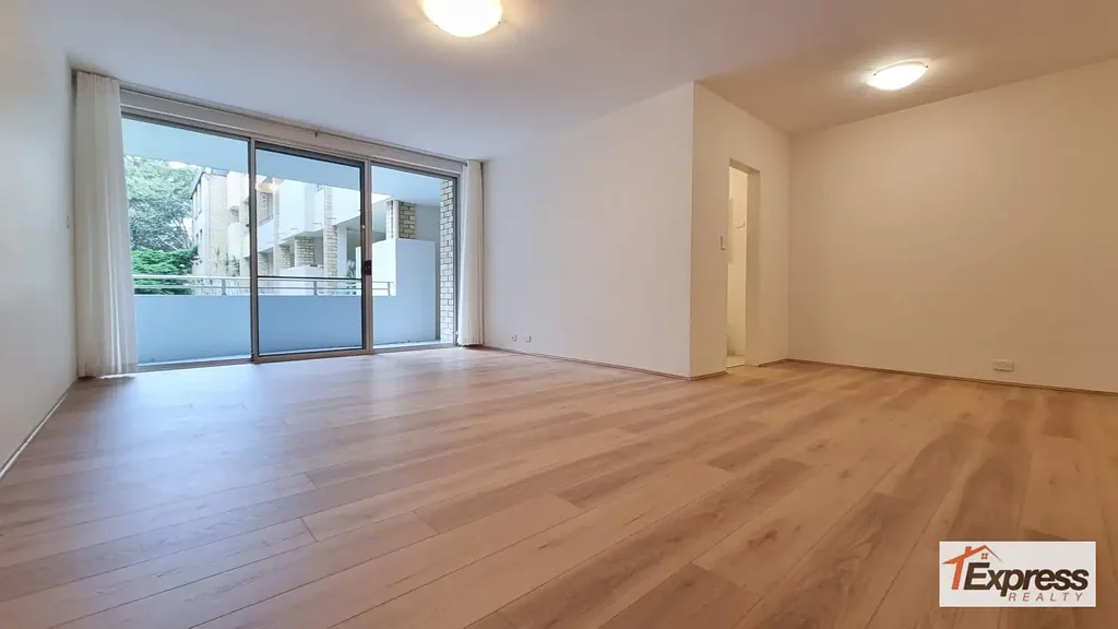FRESH & RENOVATED TWO BEDROOM APARTMENT WITH NEW FLOORBOARDS & LOCK-UP GARAGE