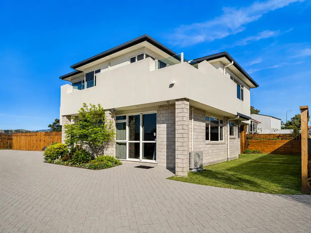 Hairini 4房  Elevated Living, Exceptional Views & Flexibility