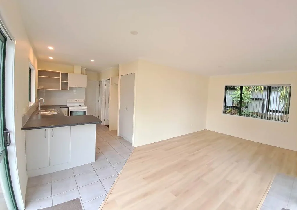 2 bedrooms house in Bucklands Beach