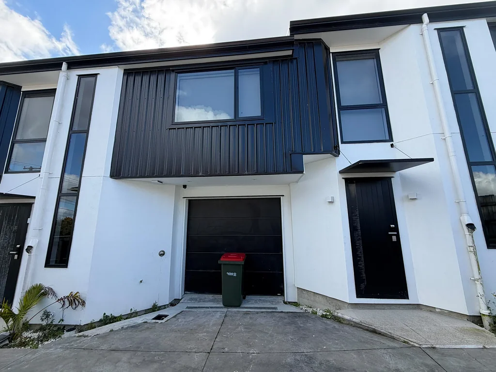 Papakura 4ਬੈੱਡਰੂਮ Mortgagee Auction - Family Sized Living
