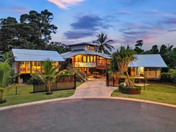 33 Martin Crescent, Coconut Grove