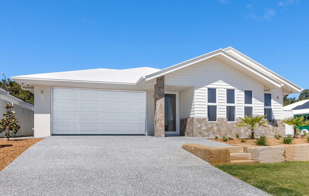 Caboolture 4Phòng ngủ Stunning Display Quality Home on a 635m2 Corner Allotment