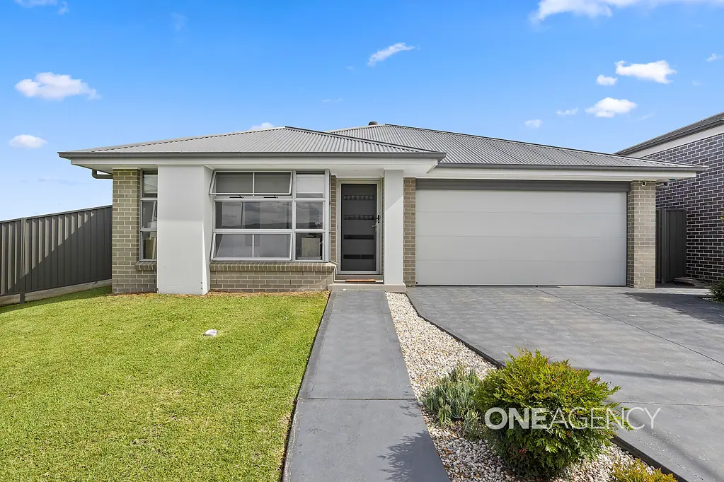17 Wildflower Crescent, Calderwood, NSW 2527