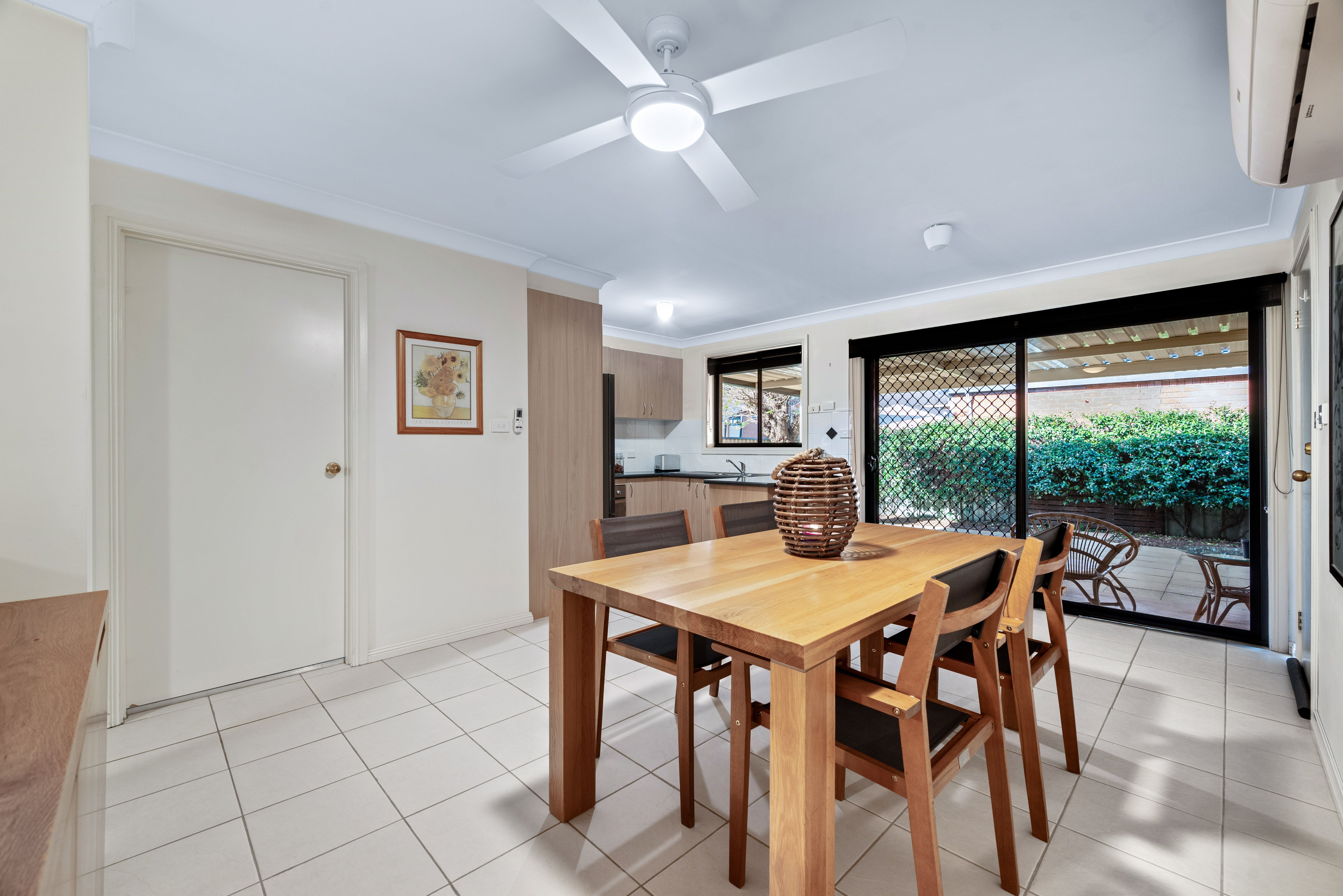 UNIT 7 9 FOURTH AV, MACQUARIE FIELDS NSW 2564, 0 chambres, 0 salles de bain, House