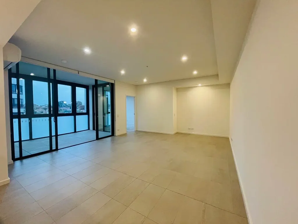 Spacious two bedroom apartment in the heart of Melrose Park! Carpark and storage cage included!