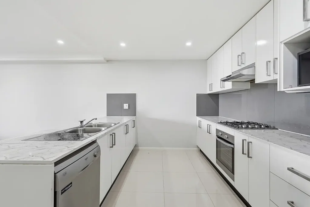Toongabbie 3Kwarto THE HEART OF THE HOME, VERSATILE LIVING & RESORT FACILITIES!