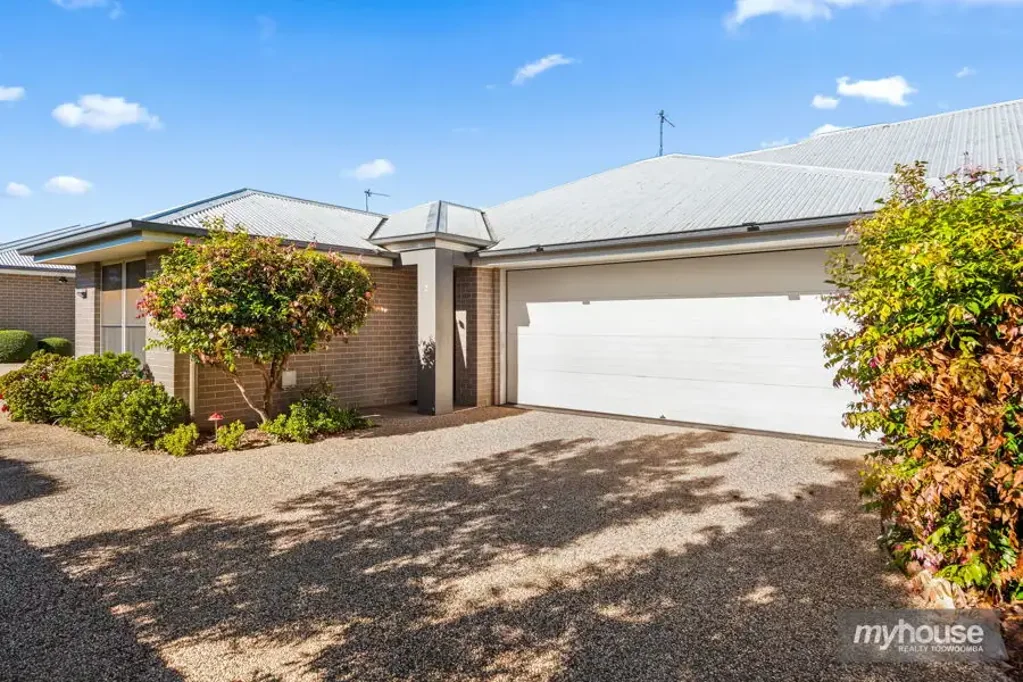 Wilsonton 2બેડરૂમ Spacious 'As New' Unit with Rare Double Garage!