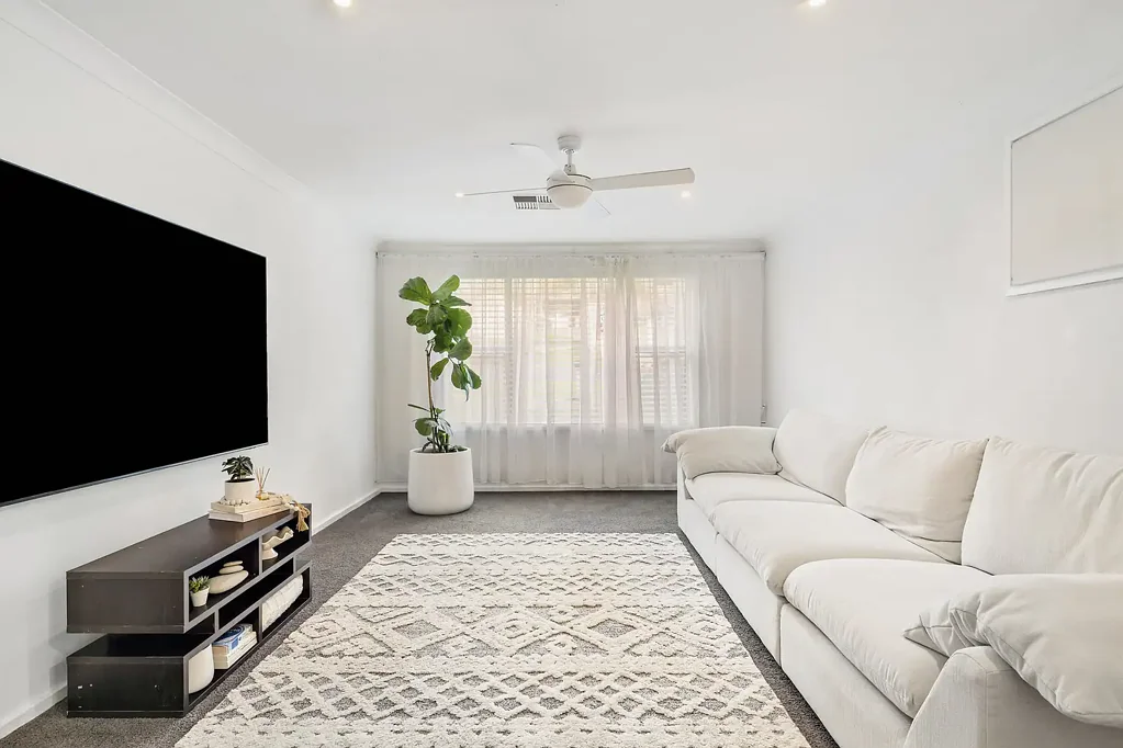 Kotara 3 Slaapkamer Smartly Updated with Room to Grow in the Heart of Kotara