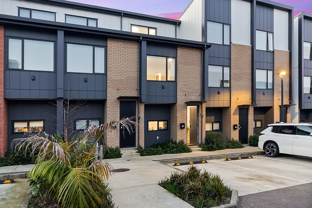 Westgate 3Moenga Modern Living Near NorthWest & Costco