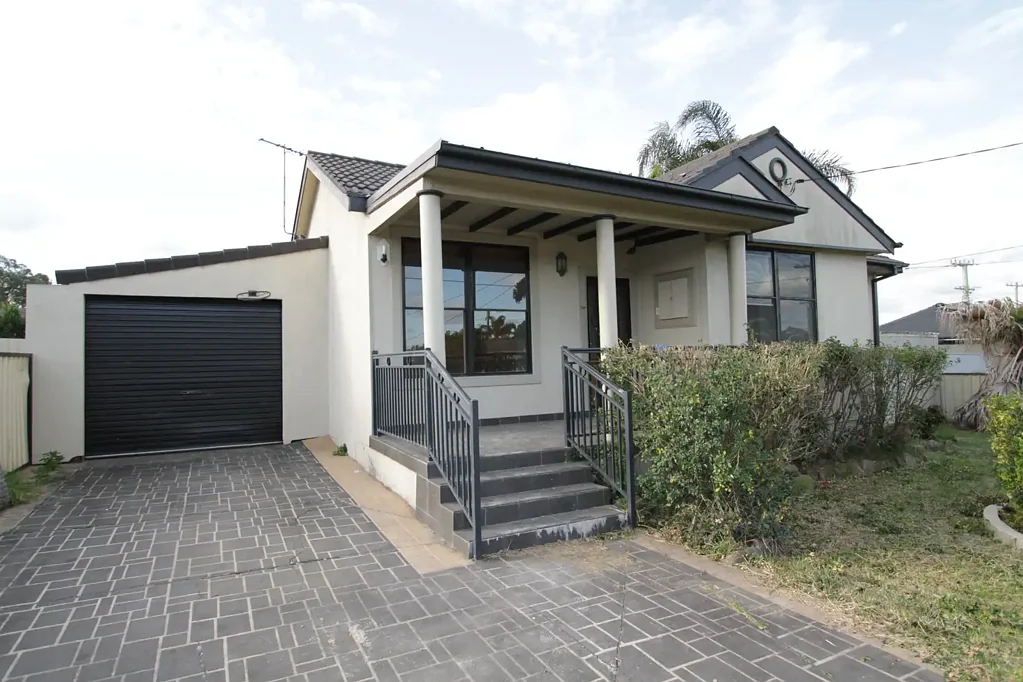 Spacious & Modern 3 Bedroom Home