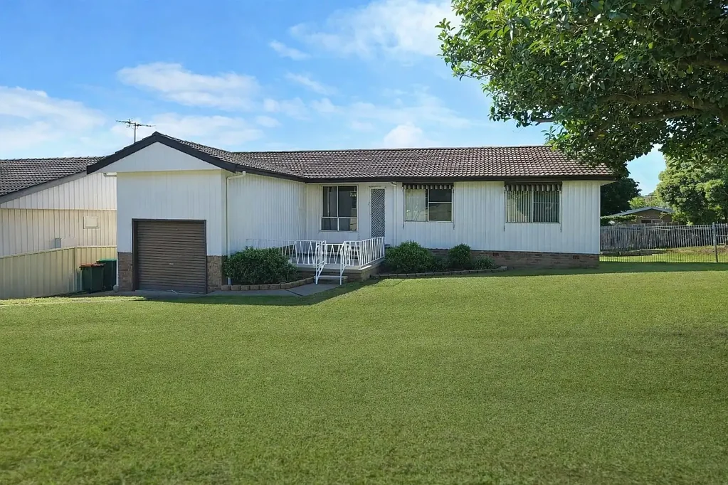 Muswellbrook 3ห้องนอน Comfortable, Updated Home with Easy-Care Yard