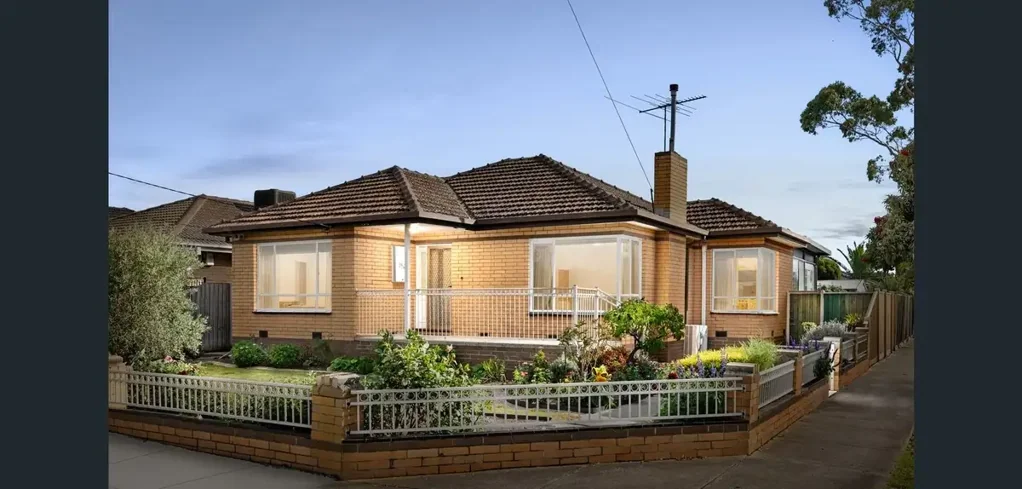 For Rent - 256 Furlong Road, St Albans VIC 3021