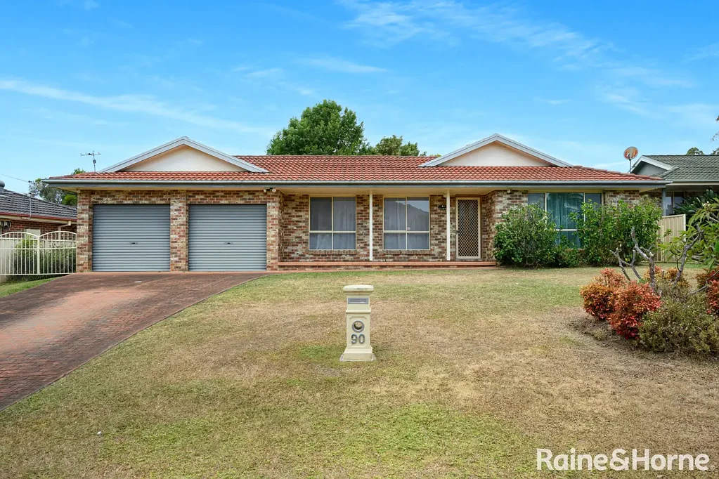 90 Jasmine Drive, Bomaderry, NSW 2541